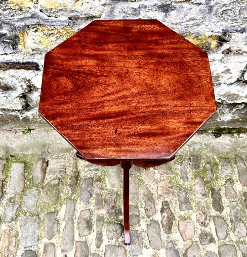 A PAIR OF REGENCY MAHOGANY LAMP TABLES - ADDITIONAL PHOTO 7