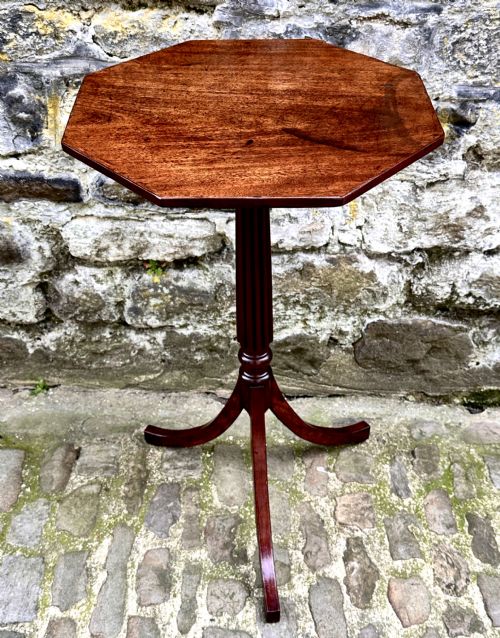 A PAIR OF REGENCY MAHOGANY LAMP TABLES - ADDITIONAL PHOTO 9