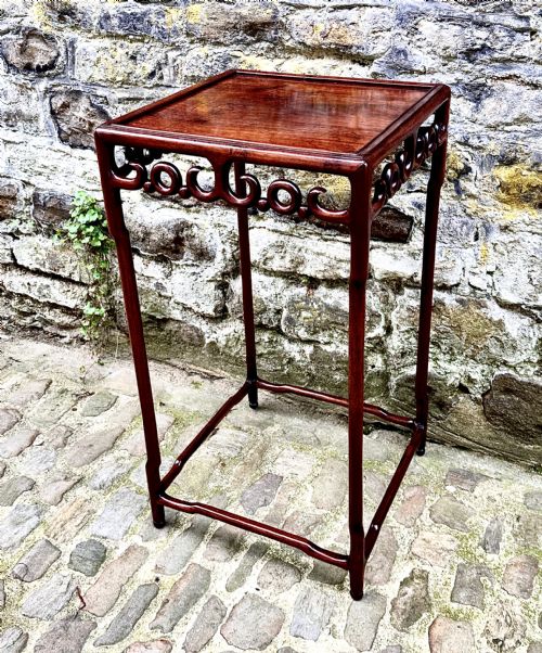 A NINETEENTH CENTURY CHINESE HARDWOOD LAMP TABLE - ADDITIONAL PHOTO 2
