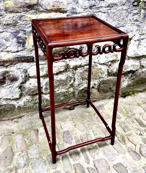 A NINETEENTH CENTURY CHINESE HARDWOOD LAMP TABLE - ADDITIONAL PHOTO 3