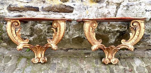 A PAIR OF 18TH CENTURY ITALIAN GILTWOOD CONSOLE TABLES - ADDITIONAL PHOTO 9