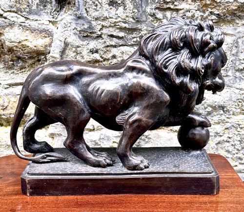 A 19TH CENTURY BRONZE 'MEDICI' LION - ADDITIONAL PHOTO 3