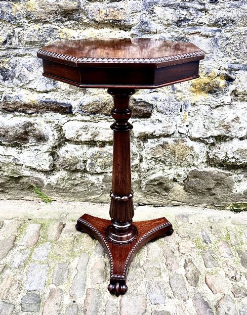 A GEORGE IV MAHOGANY LAMP TABLE