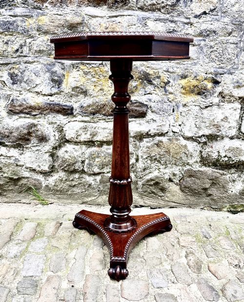 A GEORGE IV MAHOGANY LAMP TABLE - ADDITIONAL PHOTO 2