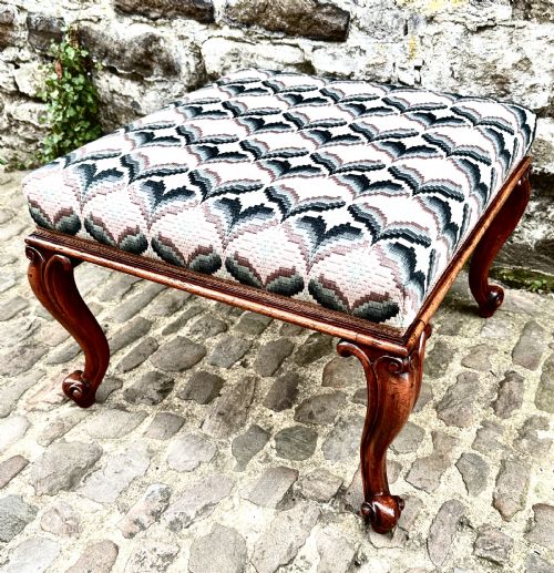 AN EARLY VICTORIAN WALNUT STOOL - ADDITIONAL PHOTO 1