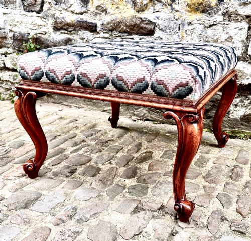 AN EARLY VICTORIAN WALNUT STOOL - ADDITIONAL PHOTO 2