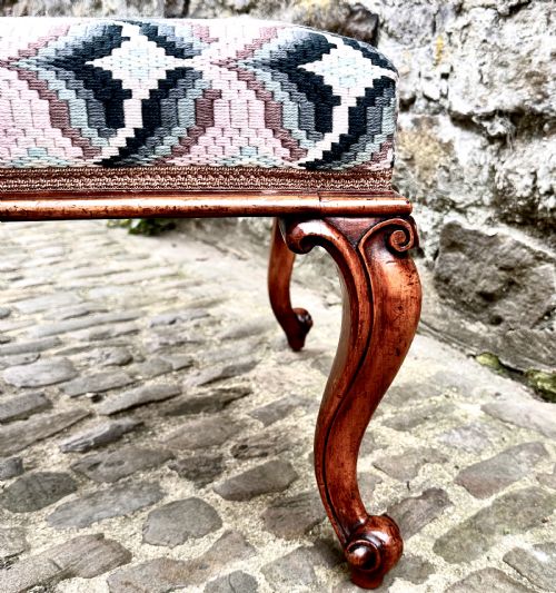 AN EARLY VICTORIAN WALNUT STOOL - ADDITIONAL PHOTO 5
