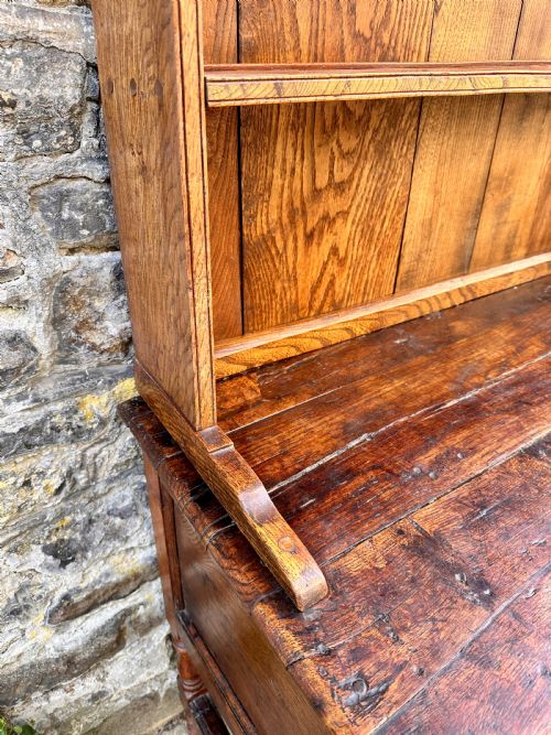 A GEORGE III OAK AND CHESTNUT DRESSER - ADDITIONAL PHOTO 8