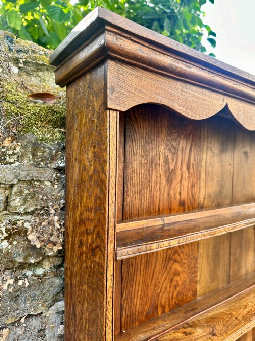 A GEORGE III OAK AND CHESTNUT DRESSER - ADDITIONAL PHOTO 9