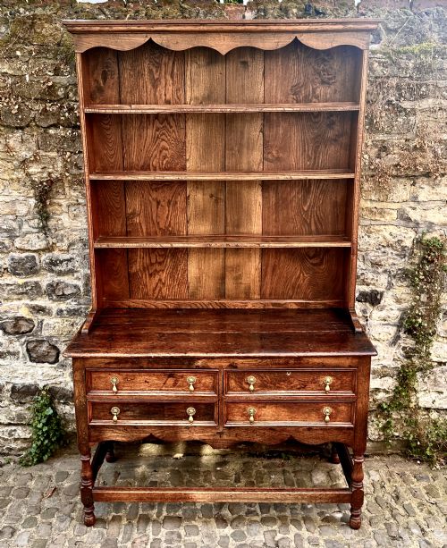 A GEORGE III OAK AND CHESTNUT DRESSER - ADDITIONAL PHOTO 10