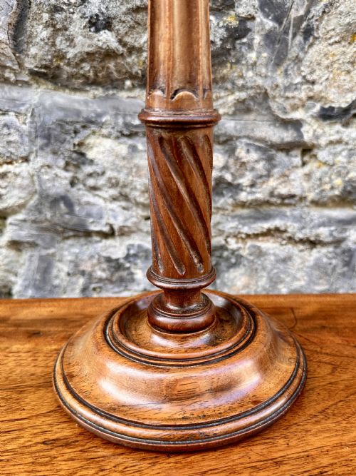 A PAIR OF EARLY 20TH CENTURY MAHOGANY BEDSIDE TABLE LAMPS - ADDITIONAL PHOTO 2