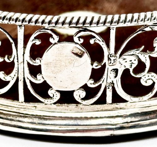 A FINE GEORGE III SILVER WINE COASTER - ADDITIONAL PHOTO 4