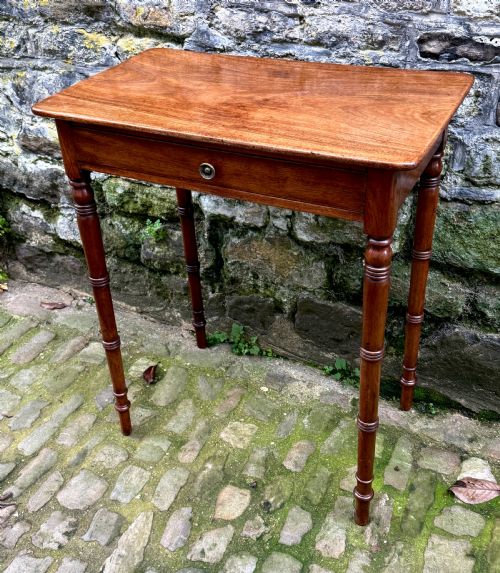 A GEORGE IV MAHOGANY SIDE TABLE - ADDITIONAL PHOTO 1