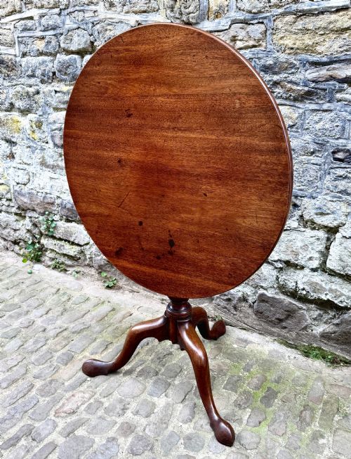 A GEORGE III MAHOGANY TRIPOD TABLE - ADDITIONAL PHOTO 1