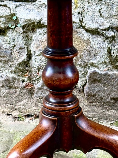 A GEORGE III MAHOGANY TRIPOD TABLE - ADDITIONAL PHOTO 6