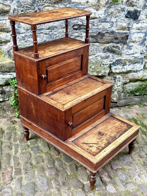 A FLIGHT OF LATE VICTORIAN OAK LIBRARY STEPS - ADDITIONAL PHOTO 1