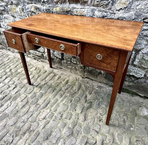 A SHERATON REVIVAL MAHOGANY WRITING TABLE - ADDITIONAL PHOTO 4