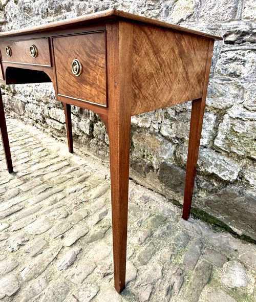 A SHERATON REVIVAL MAHOGANY WRITING TABLE - ADDITIONAL PHOTO 6