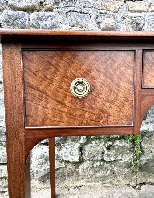 A SHERATON REVIVAL MAHOGANY WRITING TABLE - ADDITIONAL PHOTO 7