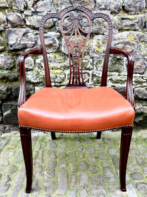 A SET OF EIGHT HEPPLEWHITE DESIGN MAHOGANY DINING CHAIRS - ADDITIONAL PHOTO 9