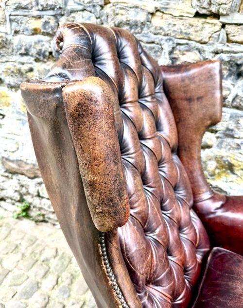 A FINE LATE VICTORIAN LEATHER WING ARMCHAIR - ADDITIONAL PHOTO 8