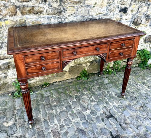 A GEORGE IV GILLOWS STYLE MAHOGANY WRITING TABLE - ADDITIONAL PHOTO 3