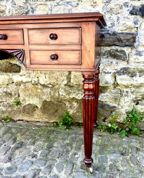 A GEORGE IV GILLOWS STYLE MAHOGANY WRITING TABLE - ADDITIONAL PHOTO 4