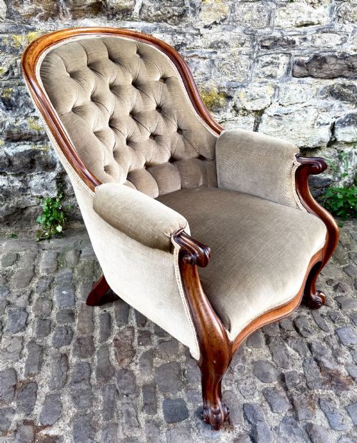 AN EARLY VICTORIAN WALNUT ARMCHAIR - ADDITIONAL PHOTO 2