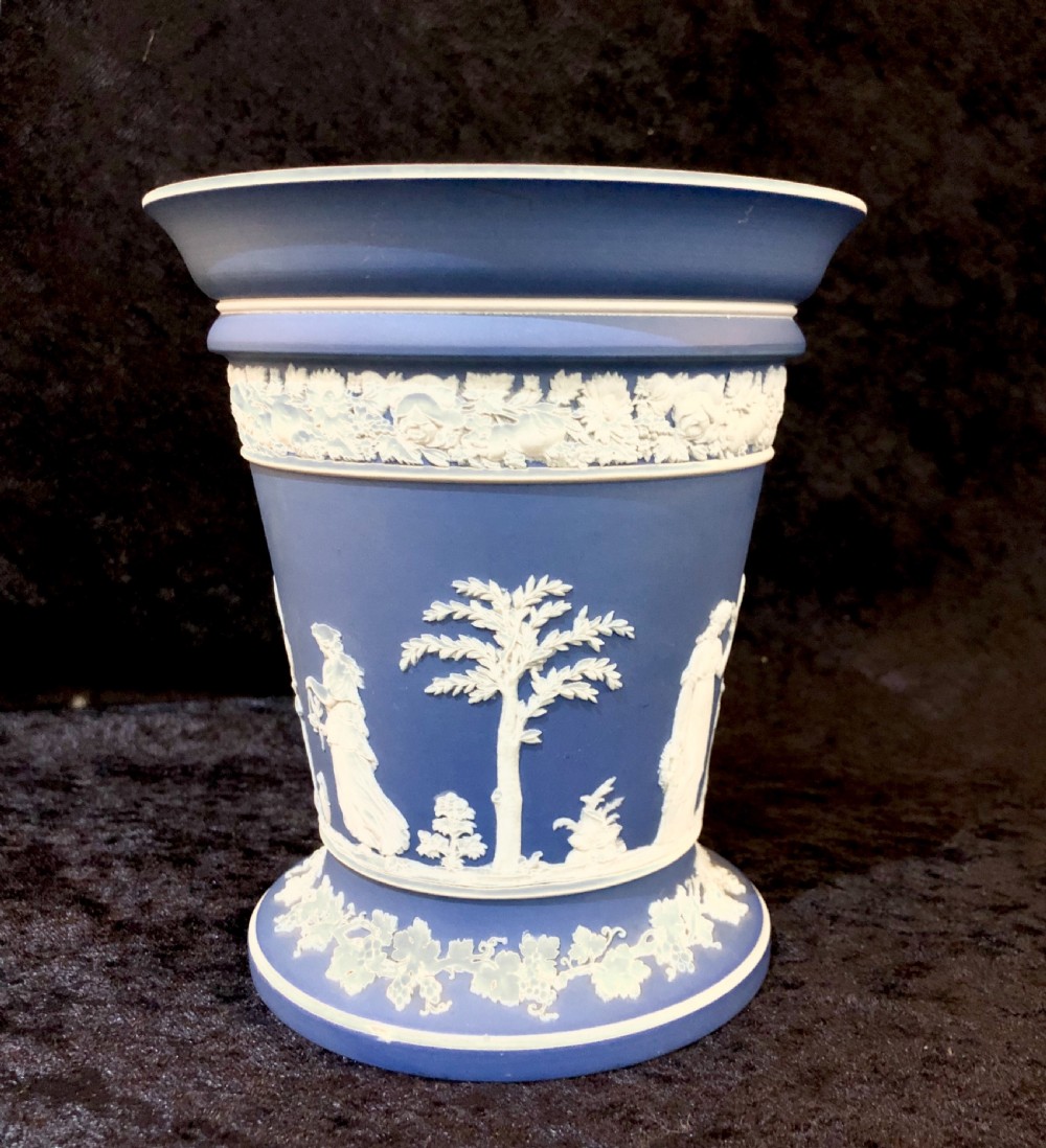 Wedgwood Jasperware vase View IV