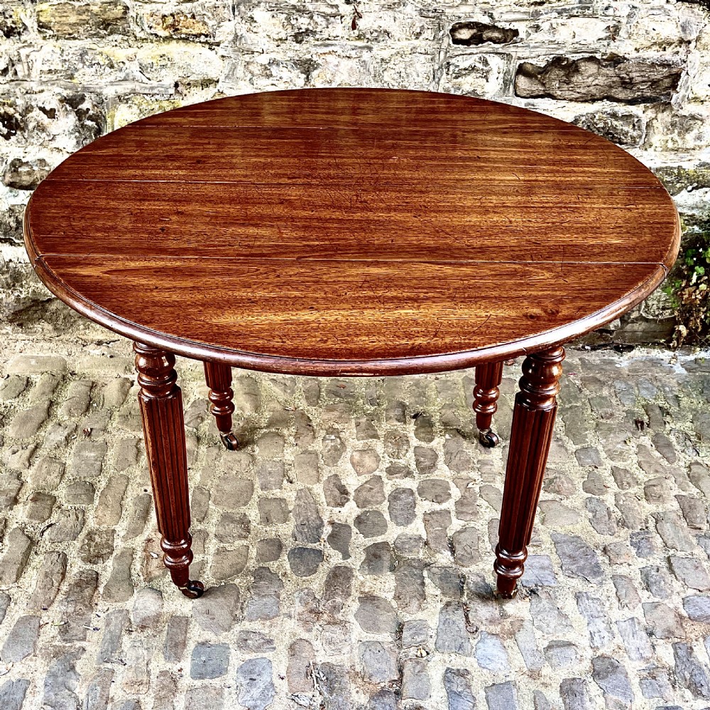 A William IV Mahogany Small Extending Dining Table