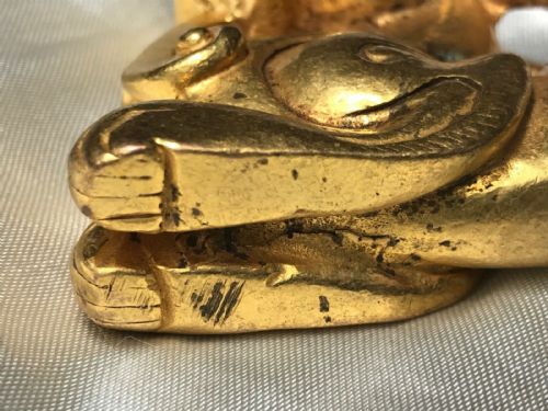 CHINESE LATE QING GILT BRONZE RECUMBENT DRAGON PAPERWEIGHT SCULPTURE - ADDITIONAL PHOTO 9
