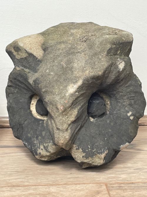 PAIR 18TH CENTURY CARVED PRIMITIVE STONE OWL HEAD CORBEL SCULPTURES - ADDITIONAL PHOTO 4