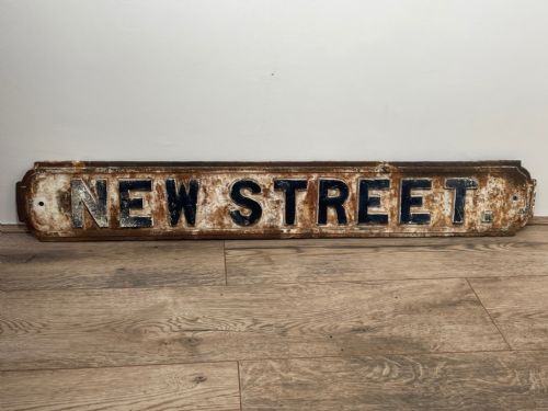 19TH CENTURY ARCHITECTURAL CAST IRON LONDON ROAD SIGN NEW STREET - ADDITIONAL PHOTO 1