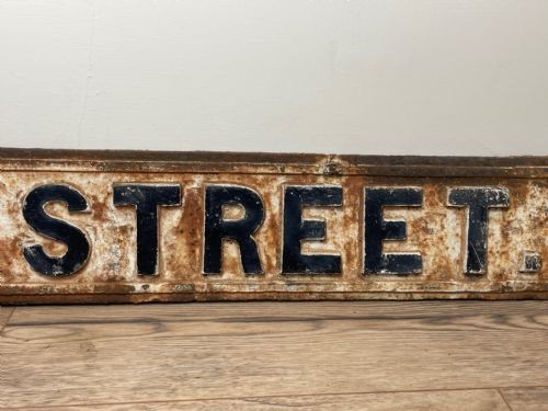 19TH CENTURY ARCHITECTURAL CAST IRON LONDON ROAD SIGN NEW STREET - ADDITIONAL PHOTO 3