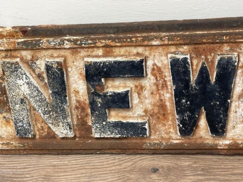 19TH CENTURY ARCHITECTURAL CAST IRON LONDON ROAD SIGN NEW STREET - ADDITIONAL PHOTO 5