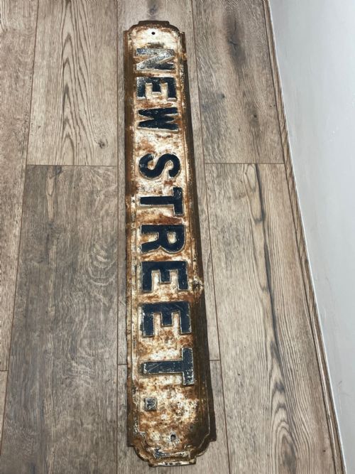 19TH CENTURY ARCHITECTURAL CAST IRON LONDON ROAD SIGN NEW STREET - ADDITIONAL PHOTO 10