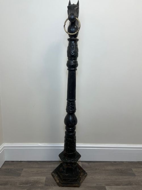 IRISH VICTORIAN CAST IRON STABLE YARD HORSE TETHERING HITCHING POST - ADDITIONAL PHOTO 1