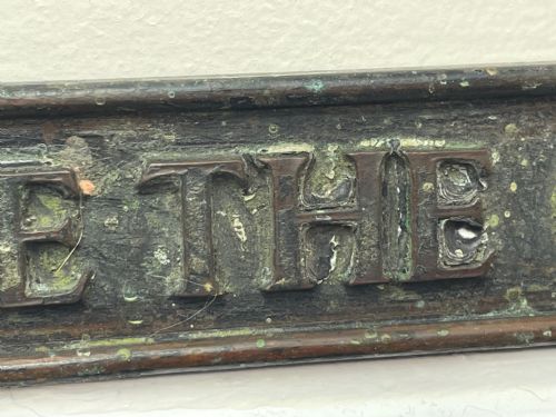 ARCHITECTURAL BRONZE GARDEN PLAQUE SIGN PLEASE CLOSE THE GATE - ADDITIONAL PHOTO 3