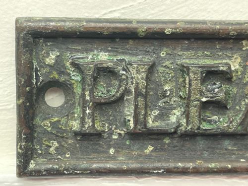 ARCHITECTURAL BRONZE GARDEN PLAQUE SIGN PLEASE CLOSE THE GATE - ADDITIONAL PHOTO 6
