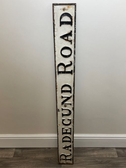LARGE VICTORIAN ARCHITECTURAL CAST IRON CAMBRIDGE RADEGUND ROAD SIGN - ADDITIONAL PHOTO 1