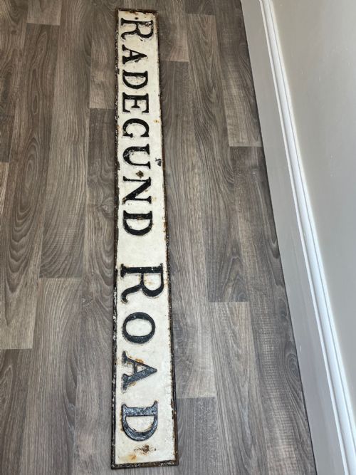 LARGE VICTORIAN ARCHITECTURAL CAST IRON CAMBRIDGE RADEGUND ROAD SIGN - ADDITIONAL PHOTO 3