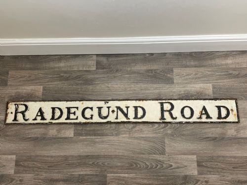 LARGE VICTORIAN ARCHITECTURAL CAST IRON CAMBRIDGE RADEGUND ROAD SIGN - ADDITIONAL PHOTO 5
