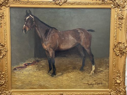 ANTIQUE OIL PAINTING HORSE BAY HUNTER IN STABLE SIGNED EVELYN HARKE - ADDITIONAL PHOTO 3