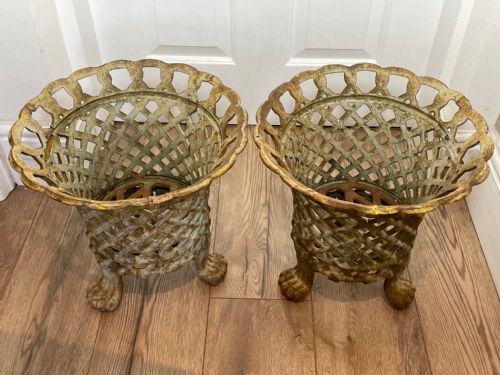 PAIR EDWARDIAN GARDEN CAST IRON LATTICE PLANTERS ON LION PAW FEET - ADDITIONAL PHOTO 4