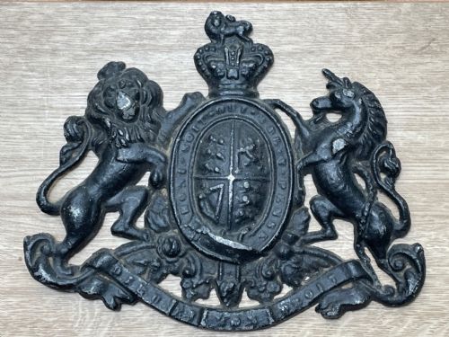 VICTORIAN LEAD BRITISH ROYAL COAT ARMS LION UNICORN WALL PLAQUE - ADDITIONAL PHOTO 1