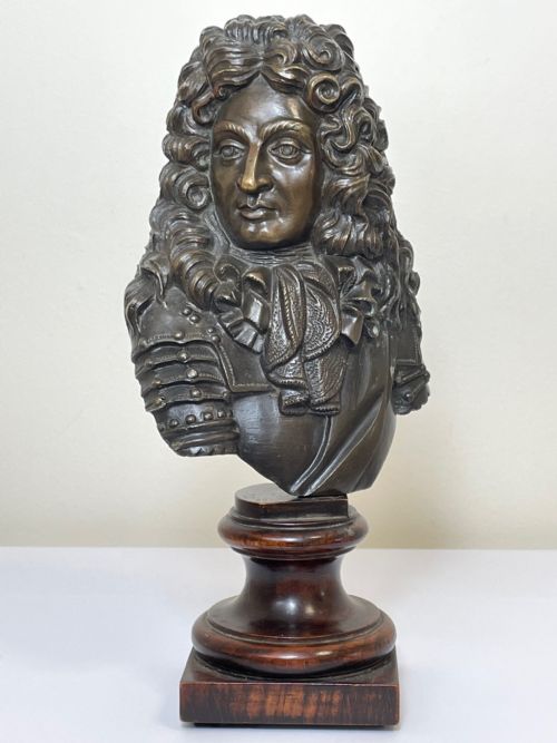 FRENCH 19TH CENTURY ANTIQUE BRONZE BUST OF LOUIS XIV - ADDITIONAL PHOTO 3