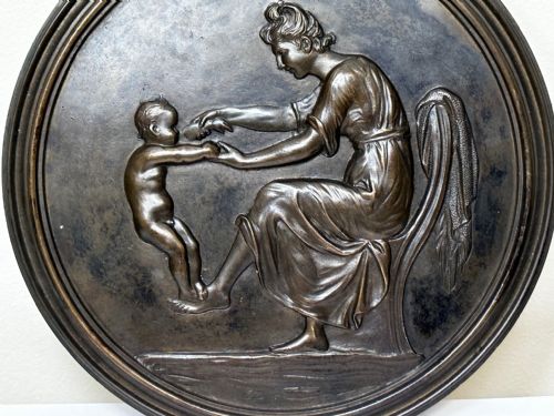 19TH CENTURY COALBROOKDALE BRONZE PLAQUE MOTHER HOLDING HER CHILD - ADDITIONAL PHOTO 3