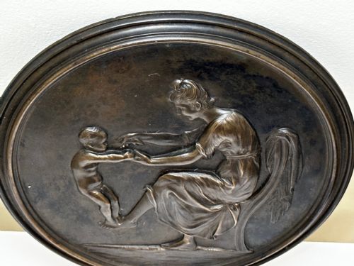 19TH CENTURY COALBROOKDALE BRONZE PLAQUE MOTHER HOLDING HER CHILD - ADDITIONAL PHOTO 7