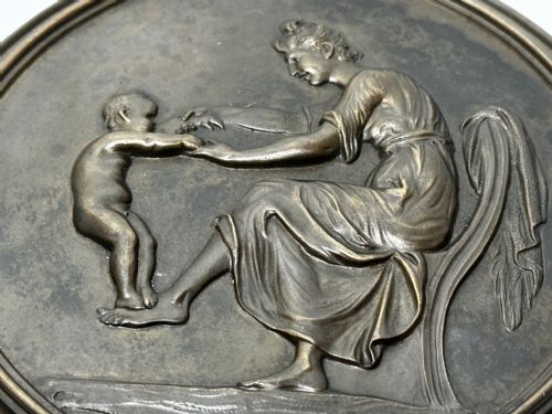 19TH CENTURY COALBROOKDALE BRONZE PLAQUE MOTHER HOLDING HER CHILD - ADDITIONAL PHOTO 28