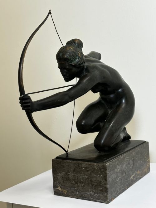 BRONZE SCULPTURE DIANA GODDESS HOLDING BOW ARROW SIGNED R HENN - ADDITIONAL PHOTO 2